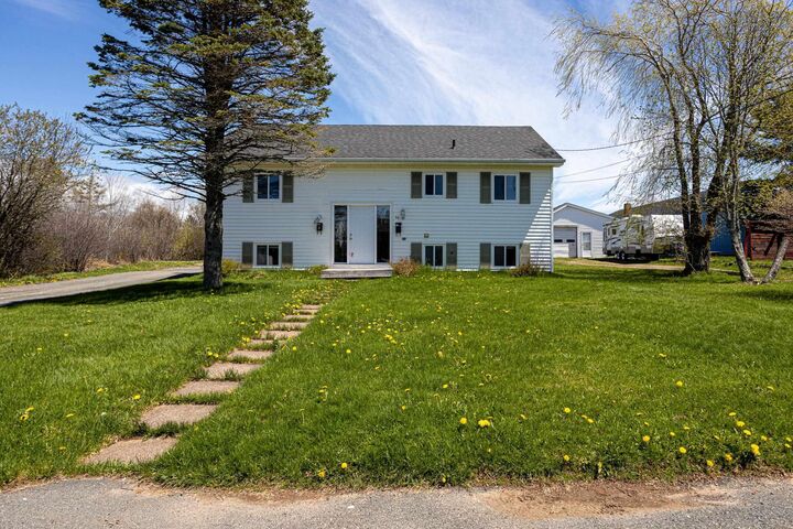 Property Photo:  96 Hillcrest Avenue  NS B2N 4L3 