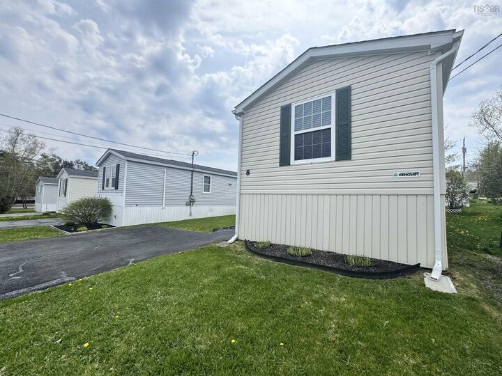 Property Photo:  8 Yeadon Drive  NS B4E 2Z4 