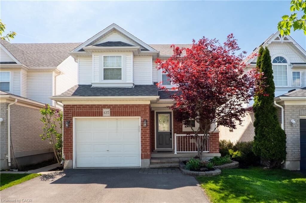 Property Photo:  635 Bonavista Drive  ON N2K 4B3 