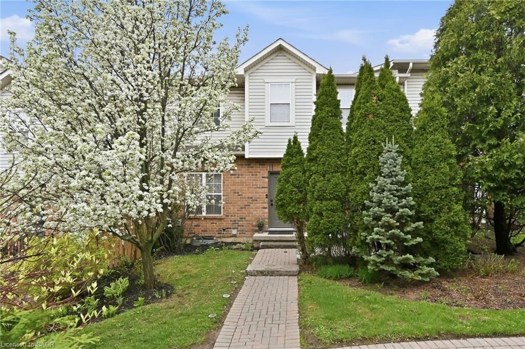 Property Photo:  1085 Harrogate Drive 35  ON L9K 1R2 