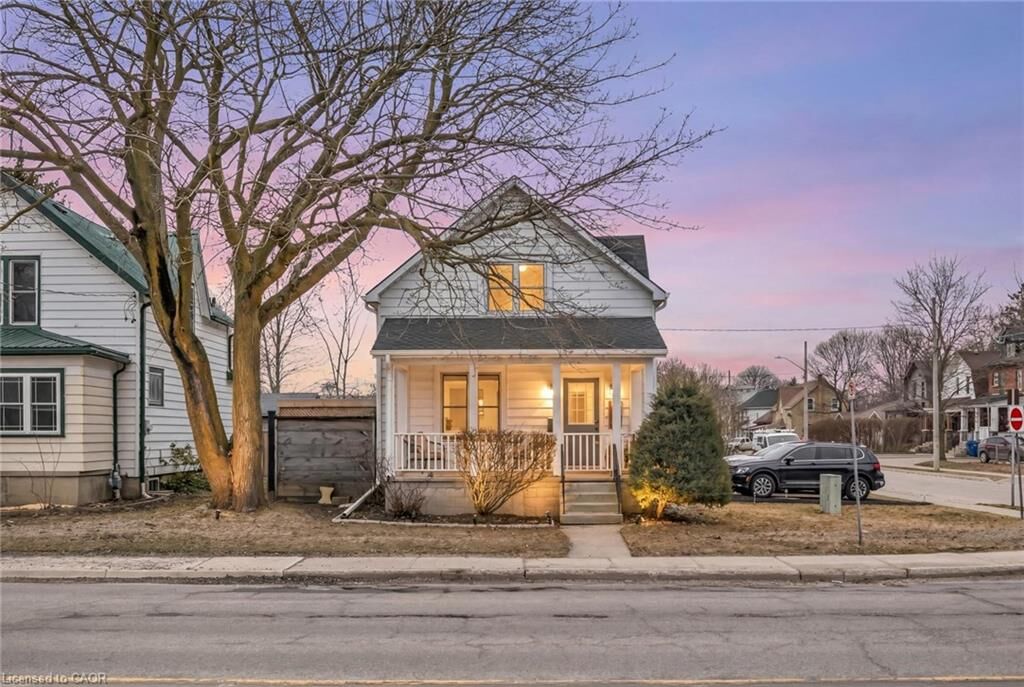 Property Photo:  248 Romeo Street S  ON N5A 4T5 
