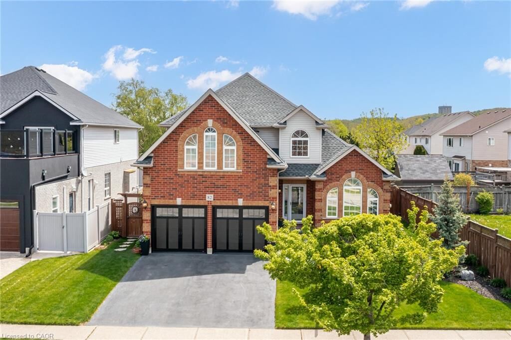 Property Photo:  82 Vansickle Road  ON L2S 3Y6 
