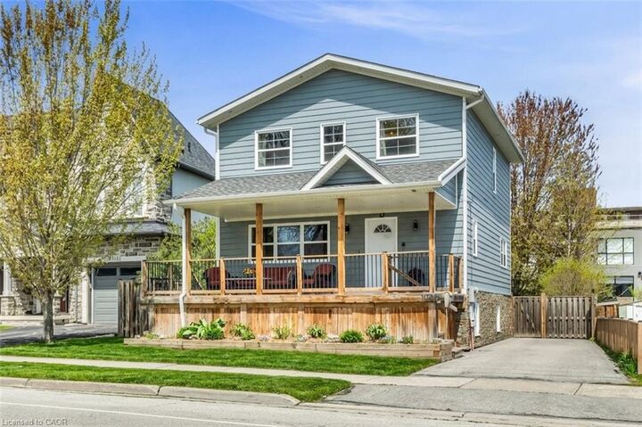 Property Photo:  1043 Shaw Drive  ON L5G 3Z3 