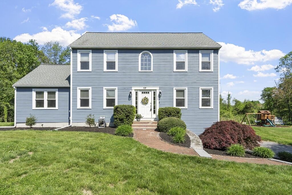 Property Photo:  17 Blackthorne Circle  MA 01748 