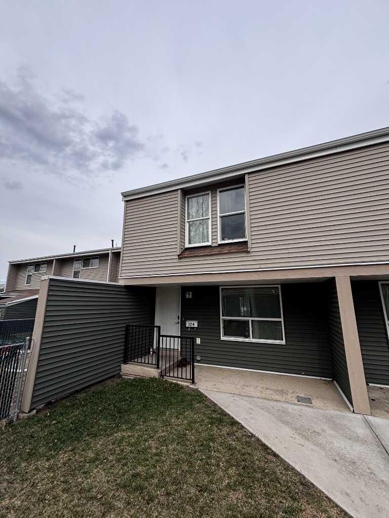 Property Photo:  9501 72 Avenue 124  AB T8V 6A1 