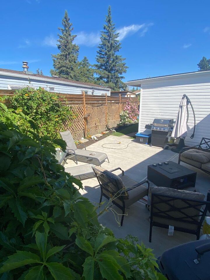 Property Photo:  124 Big Springs Drive SE  AB T4A 1J9 