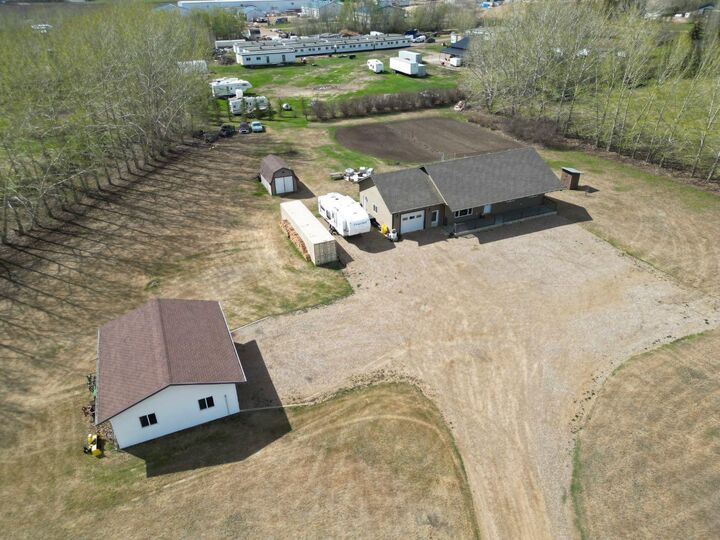 Property Photo:  9206 94 Street  AB T0H 2H0 