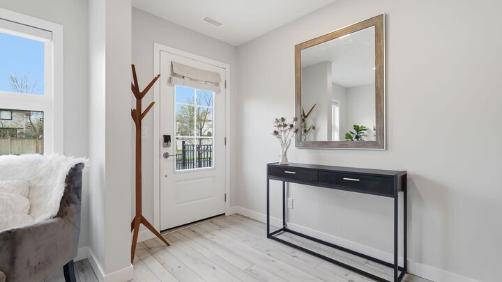 Property Photo: 99 Les Jardins Park SE AB T2C 5V3