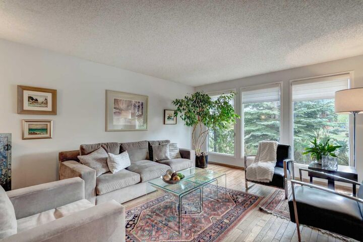Property Photo:  304 Lake Mead Crescent SE  AB T2J 3Z9 