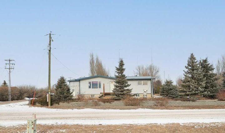 Property Photo:  145006 Township Rd 190 Road 146  AB T1R 1B4 