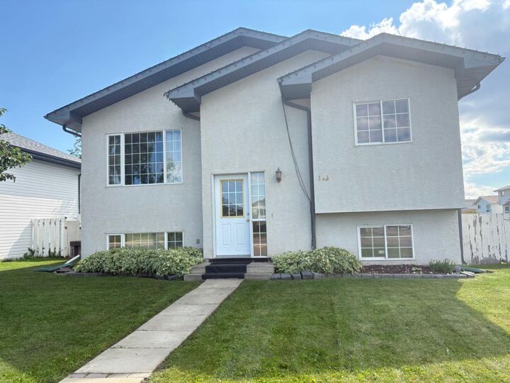 Property Photo: 121 Mink Creek Road AB T7S 1C9