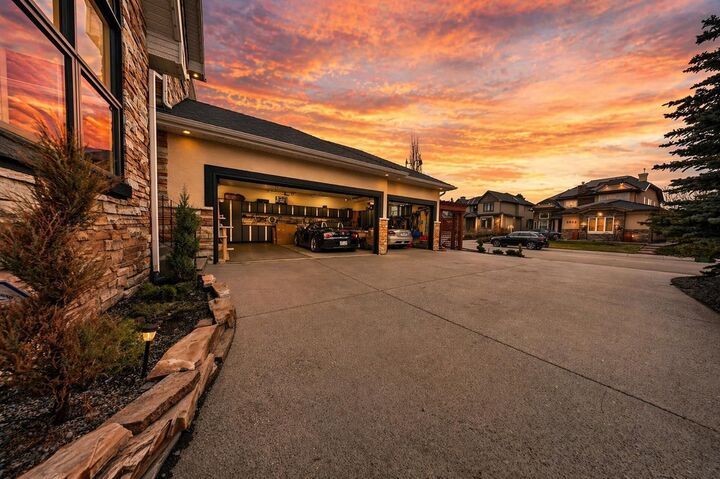 Property Photo:  2621 Evercreek Bluffs Way SW  AB T2Y 4P5 