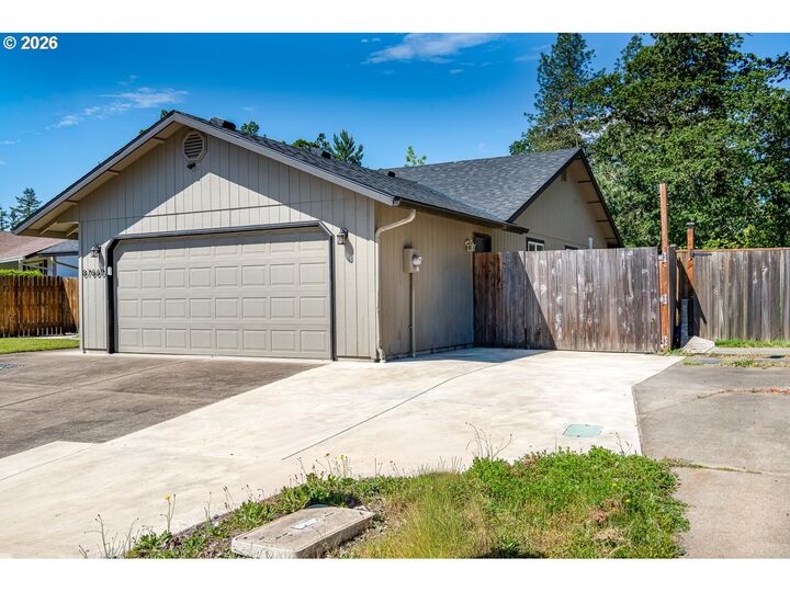 Property Photo:  87660 Trek Dr  OR 97487 