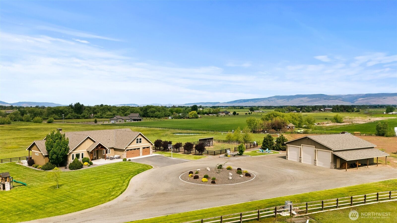 Property Photo:  435  Watson Road  WA 98926 