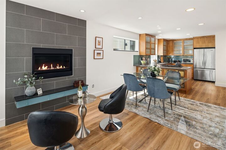 Property Photo:  219  12th Avenue E A  WA 98102 