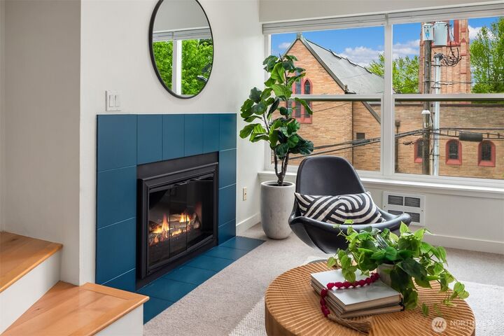 Property Photo:  7600  Greenwood Avenue N 303  WA 98103 