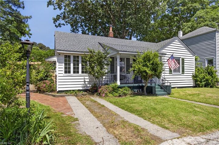 Property Photo:  170 W Randall Ave  VA 23503 