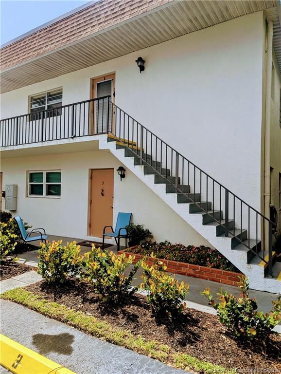 Property Photo:  2950 SE Ocean Boulevard 5-6  FL 34996 