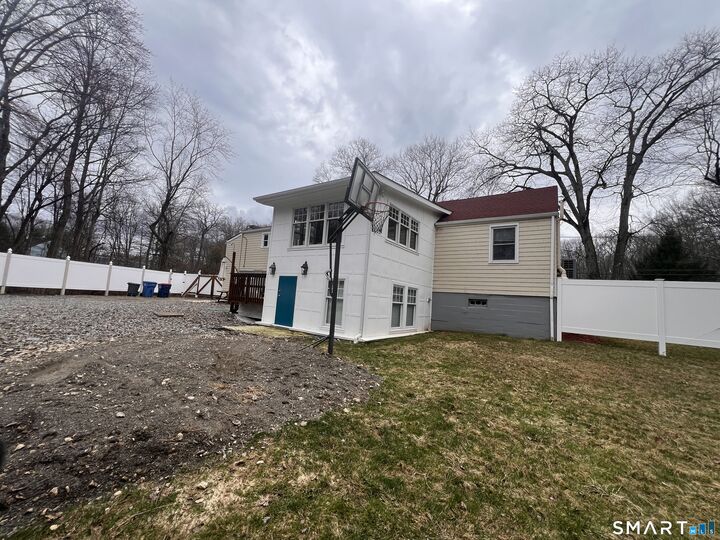 Property Photo:  556 Pepper Street  CT 06468 
