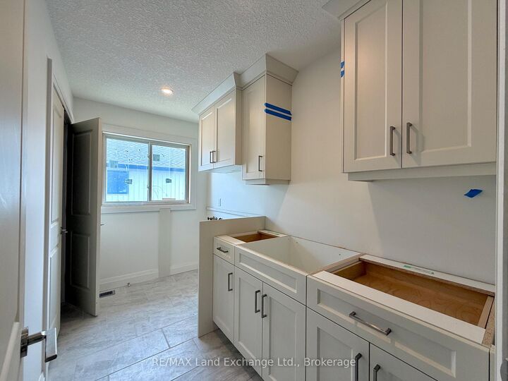 Property Photo: 382 Frances Street ON N0H 2C3