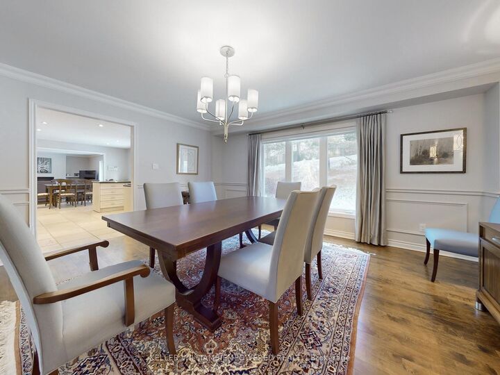 Property Photo: 544 Woodland Acres Crescent ON L6A 1G2