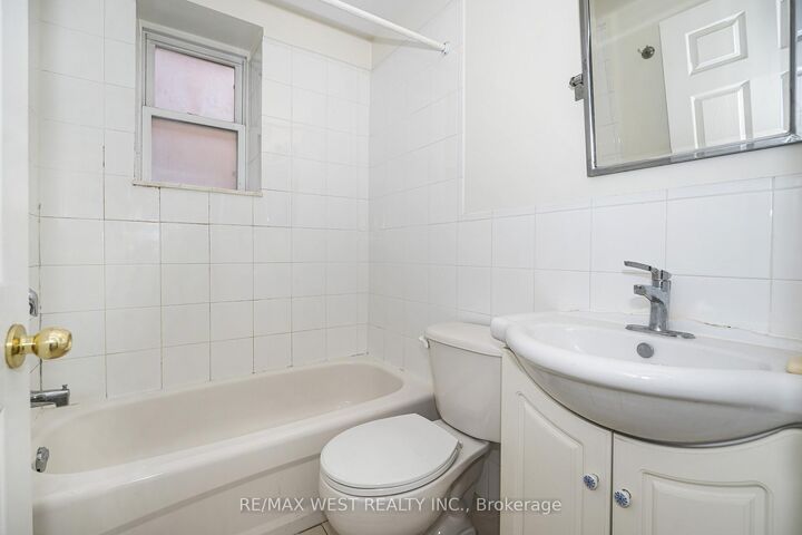 404 Manning Avenue — photo 1