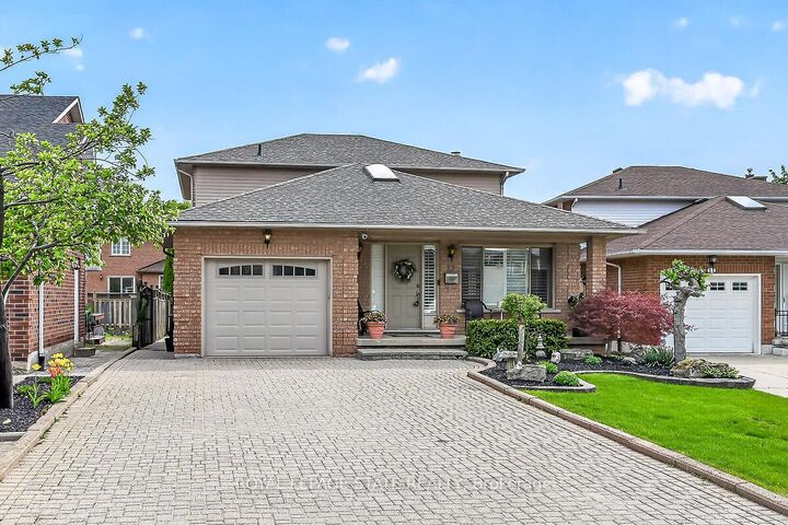 15 Gabriele Court — photo 1