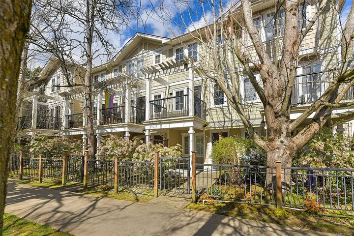 Property Photo: 820 Brock Ave 103 BC V9B 0B8