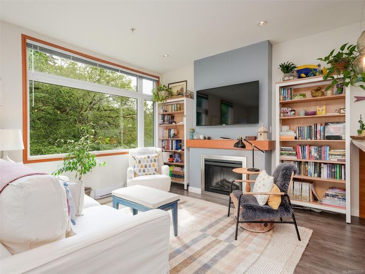Property Photo:  170 Nursery Hill Dr 303  BC V9B 0P2 