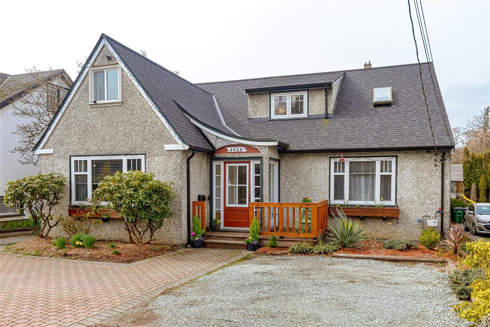 Property Photo:  3650 Quadra St  BC V8X 1H4 