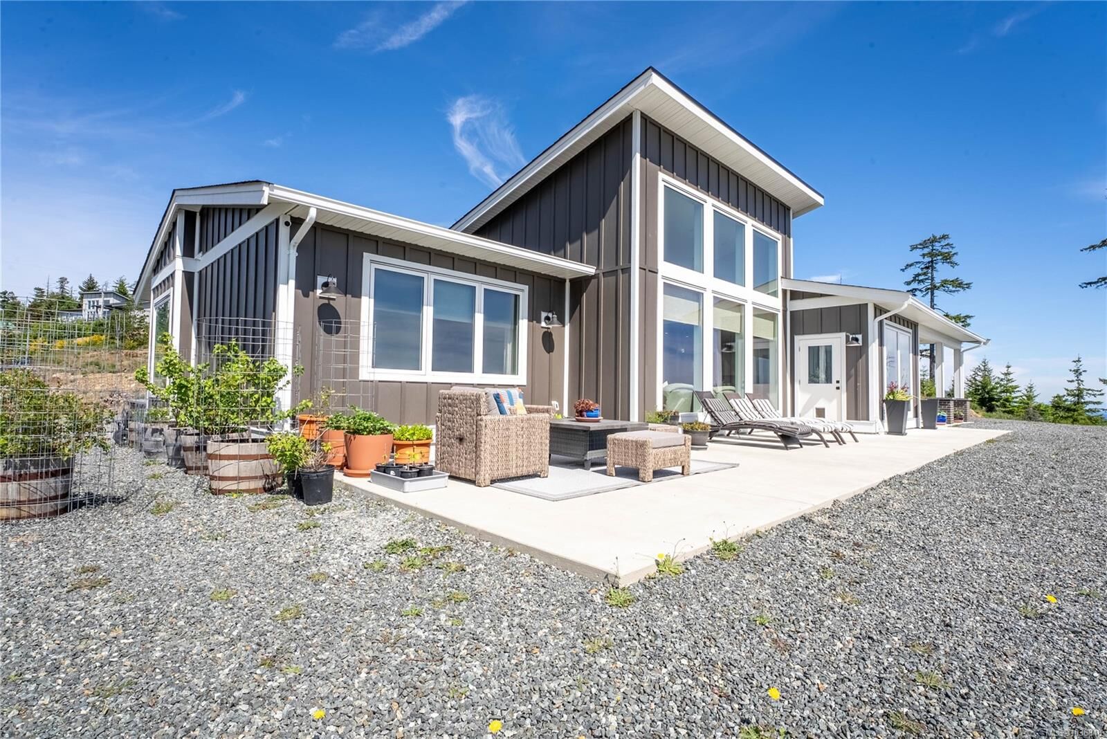 Property Photo: 4030 Ridgeline Dr BC V0R 2W3