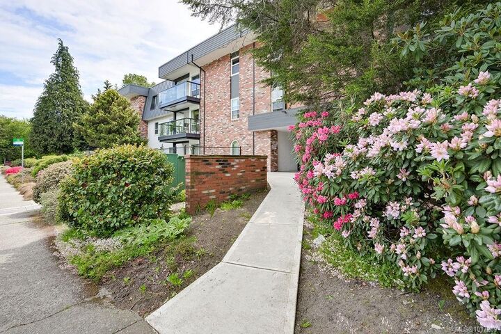 Property Photo:  1725 Cedar Hill Cross Rd 105  BC V8P 2P8 