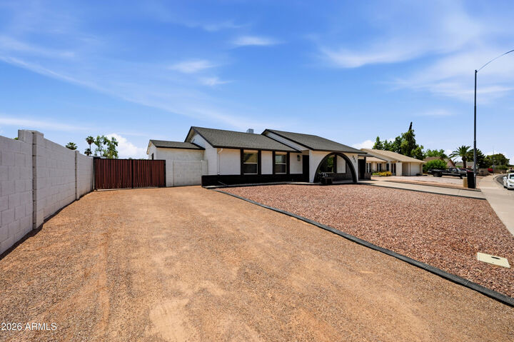 Property Photo:  845 E Grandview Street  AZ 85203 