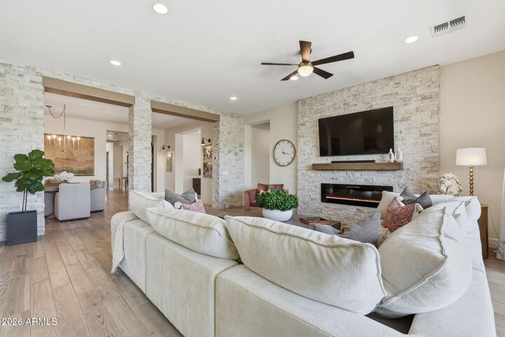 Property Photo: 5637 S Del Rancho -- AZ 85212