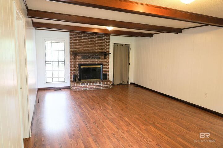 Property Photo: 826 Windsorwood Drive AL 36784
