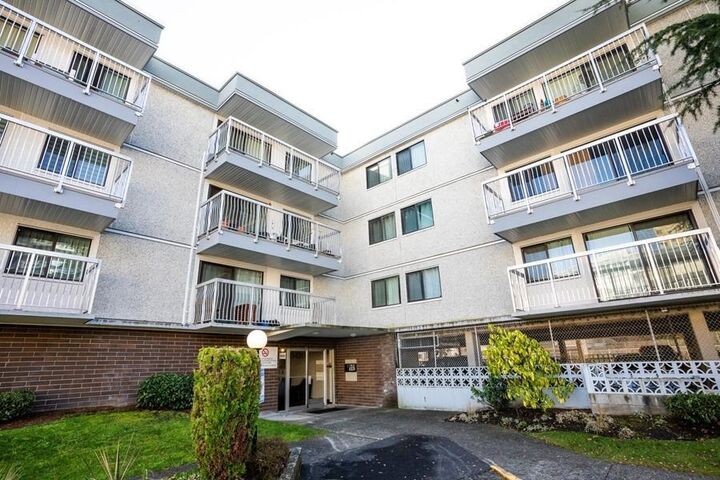 Property Photo:  6420 Buswell Street 110  BC V6Y 2G3 