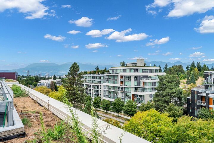 5077 Cambie Street 604 — photo 1