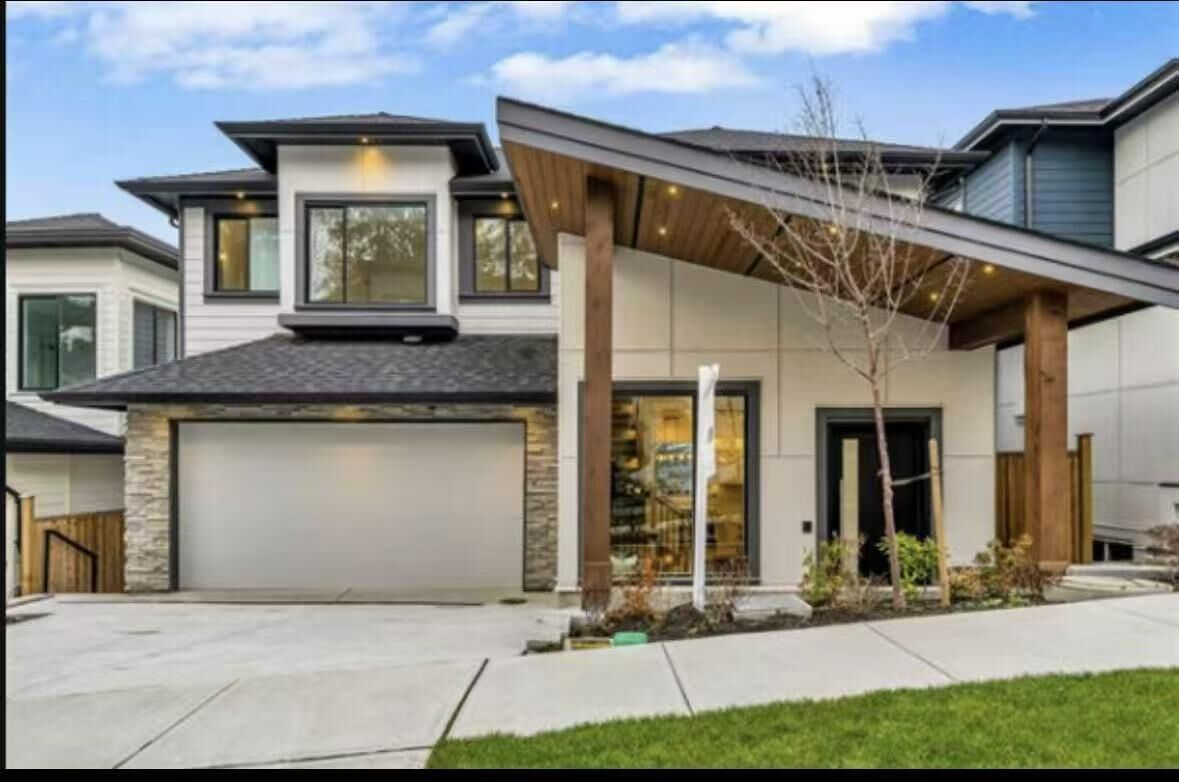 Property Photo:  14907 35A Avenue  BC V3Z 0Y7 