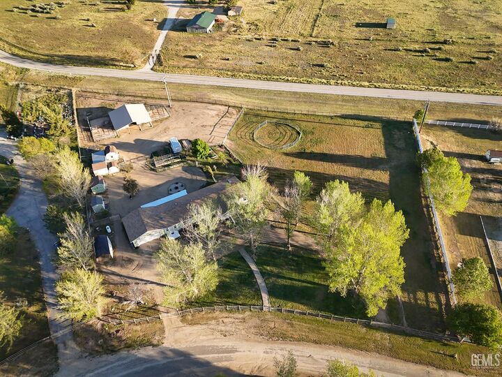 Property Photo:  27400 Harness Drive  CA 93561 