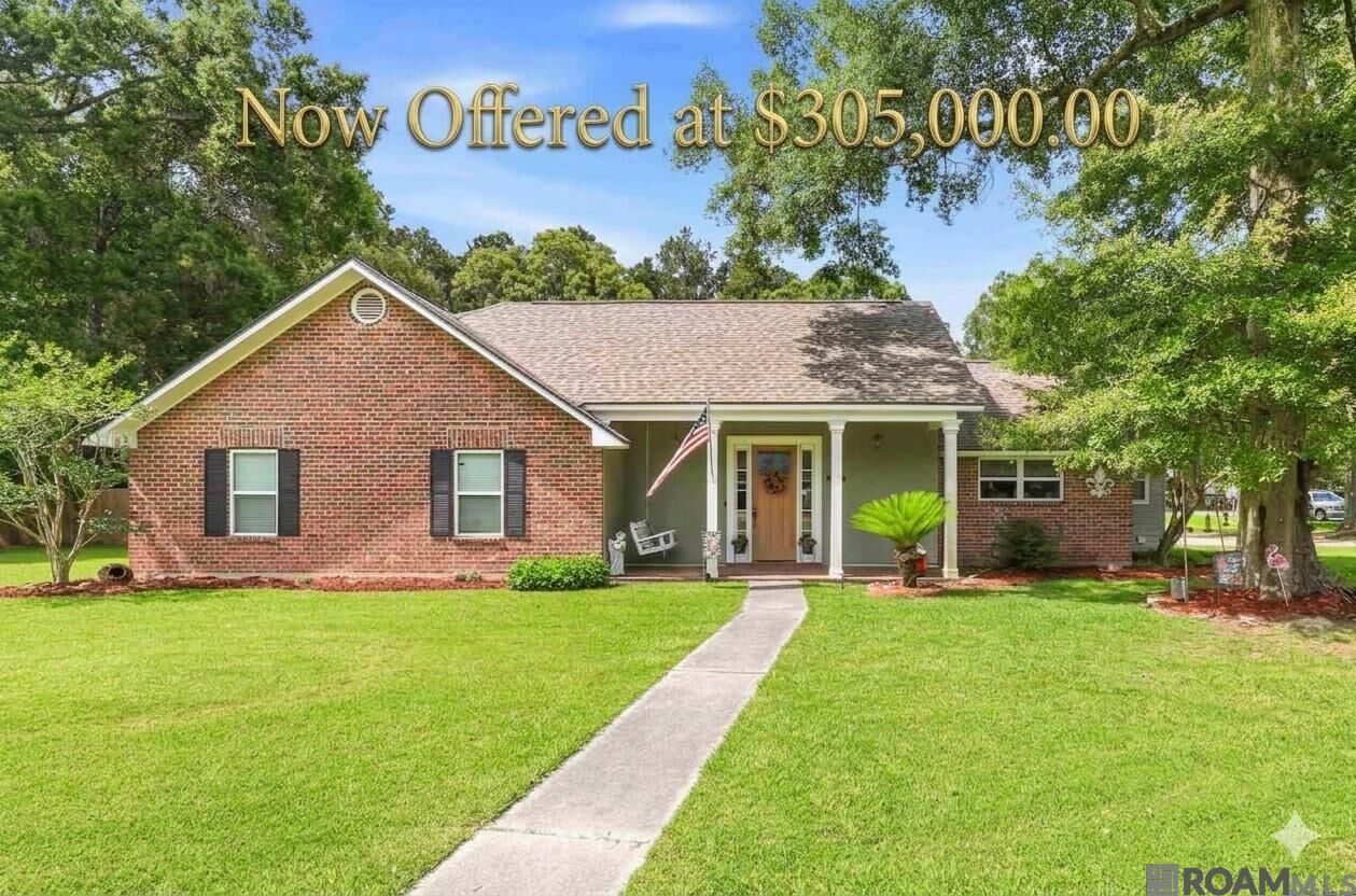 Property Photo: 16777 Buckner Dr LA 70739