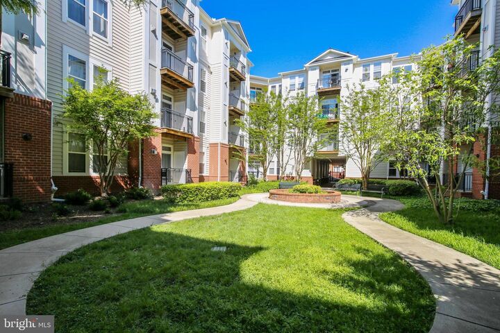 Property Photo:  2665 Prosperity Avenue 447  VA 22031 