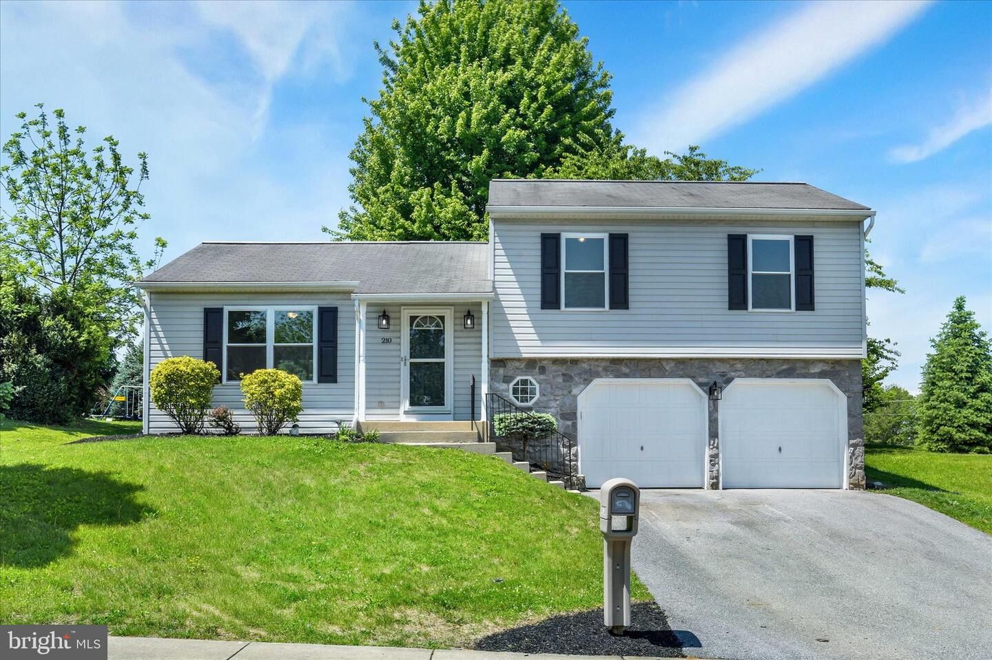 Property Photo:  210 Riders Way  PA 17042 