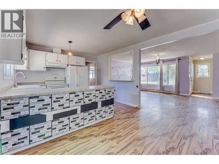 Property Photo:  1309 43 Street  BC V1T 7R7 