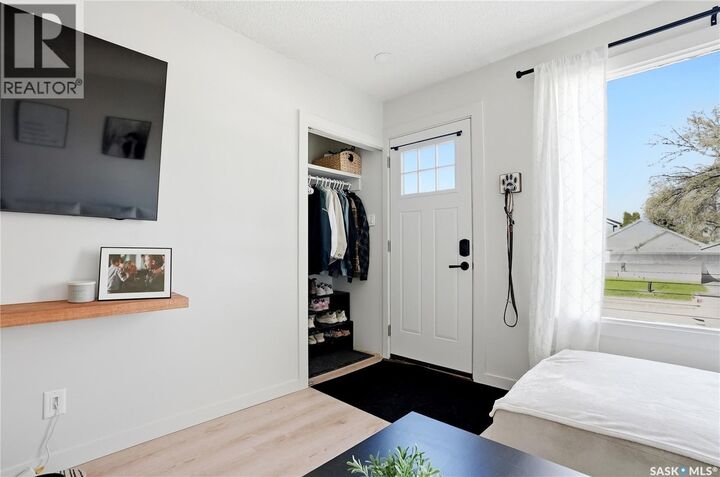 Property Photo:  1306 6th Avenue N  SK S7K 2T8 