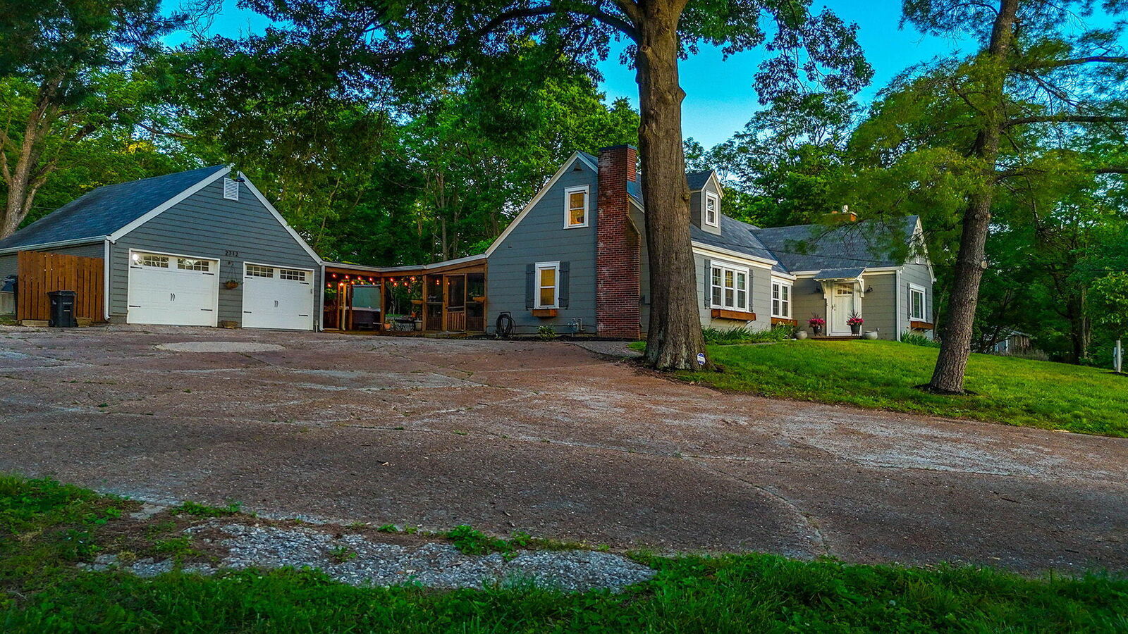 Property Photo:  2712 N Oakland Gravel Rd  MO 65202 