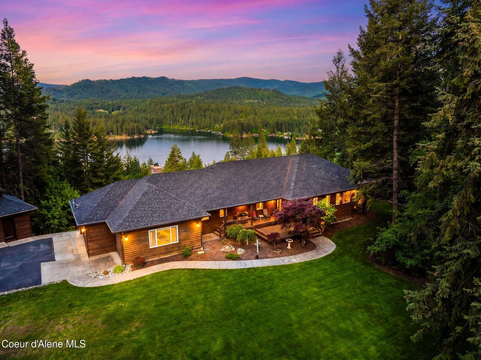 Property Photo:  37371 E Hayden Lake Rd  ID 83835 