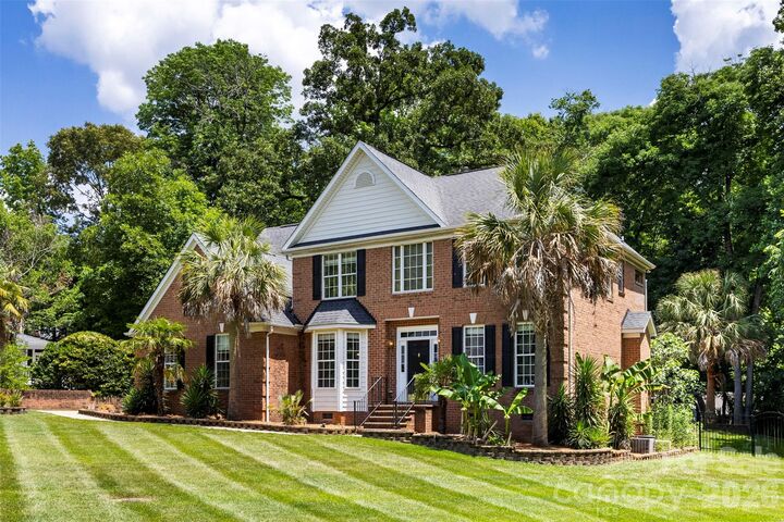 Property Photo:  6520 Hollow Oak Drive  NC 28227 