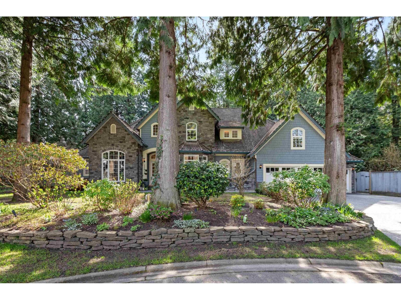 Property Photo:  13878 30 Avenue  BC V4P 2N2 