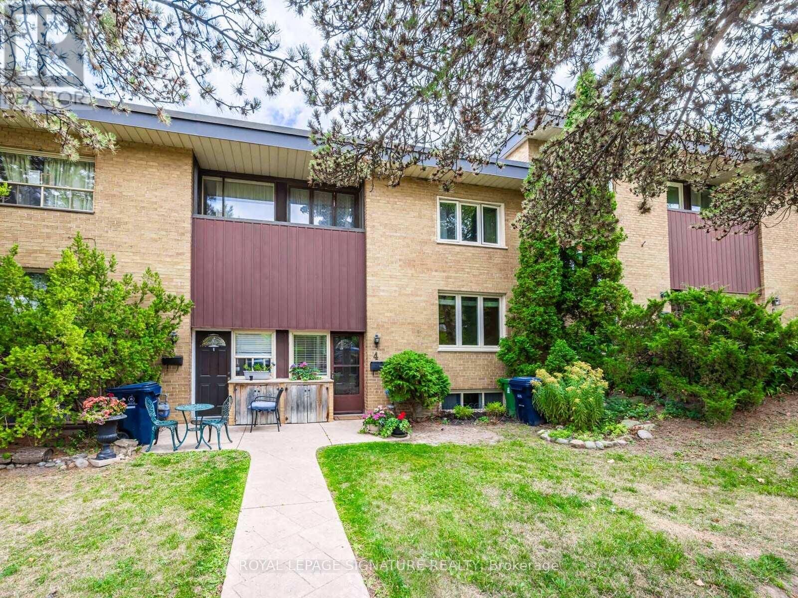 Property Photo:  4 Burdock Lane  ON M3C 2G5 