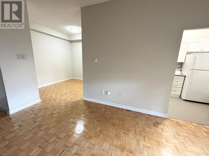 Property Photo:  16 Cedarwoods Crescent 102  ON N2C 2L4 